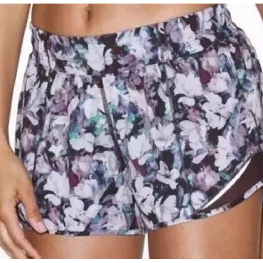 Lululemon Hotty Hot Short II Floral Lined Sz 6 Reflective CLEAN